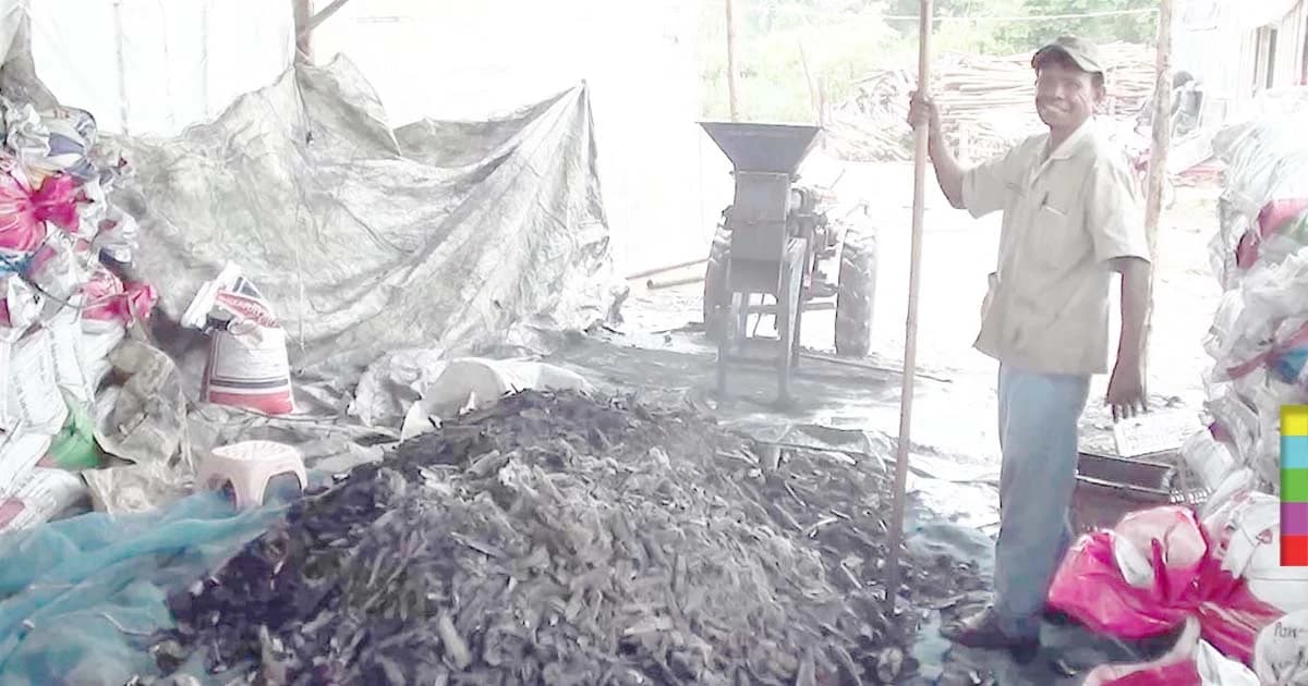 เผาถ่านไม้ไผ่อัดแท่งส่งขาย รายได้งาม เตรียมส่งออก ตปท.