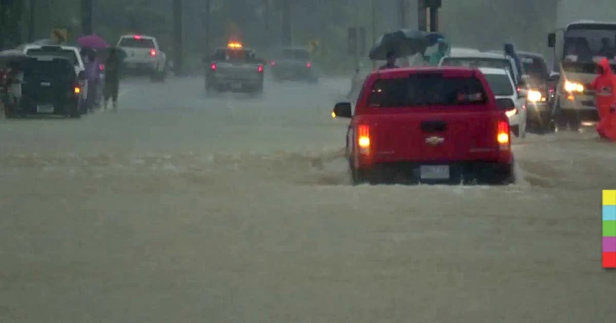 สตูลอ่วม ! น้ำป่าทะลักท่วม ถนนถูกตัด บ้านเรือนเสียหาย