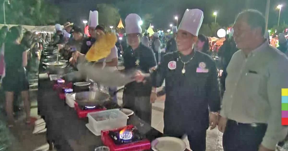 คึกคัก ! ทอดไข่พระอาทิตย์ เมนูพระราชทาน 65 กระทะ เปิดงานเทศกาลอาหารหัวหิน