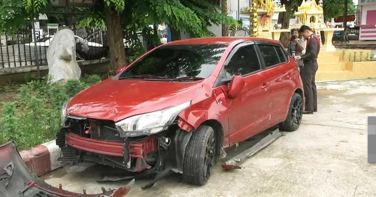 3 สาวลูกยางทีมชาติประสบอุบัติเหตุ รถเสียหลักพุ่งชนเกาะกลางถนน