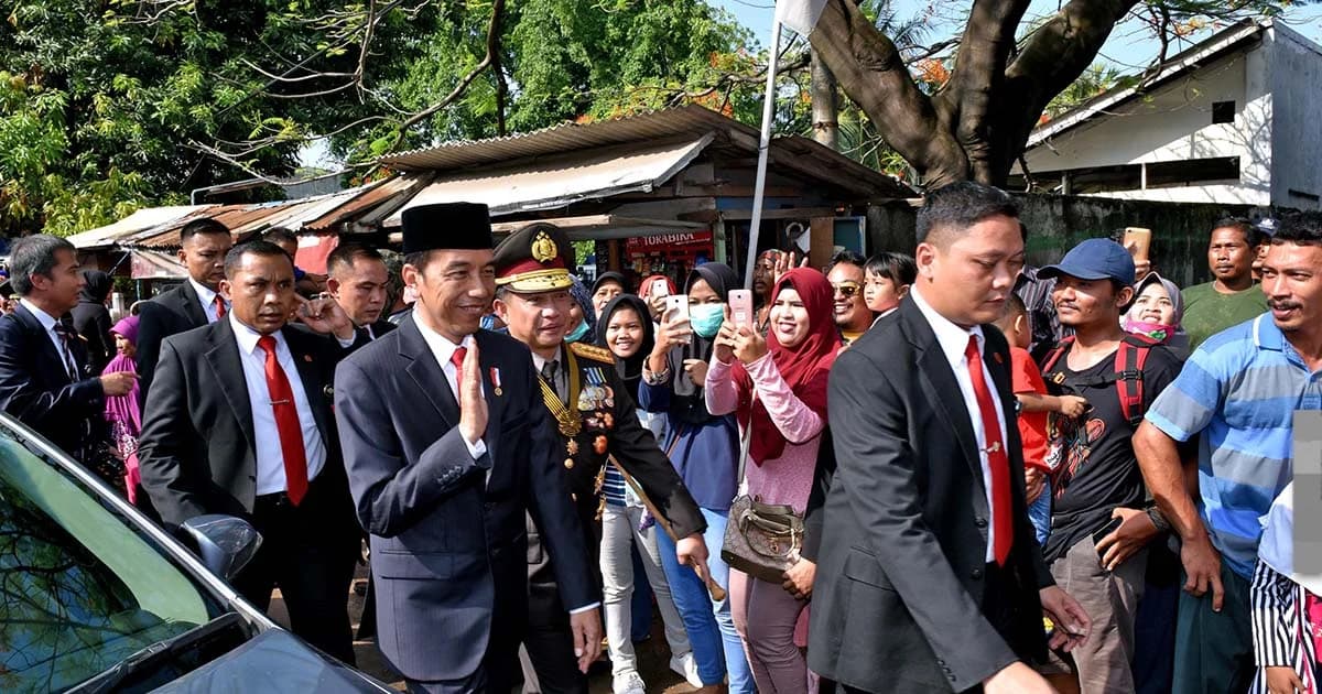 ประธานาธิบดีอินโดฯ เดินไปงานสถาปนากองทัพ หลังรถติดหนัก