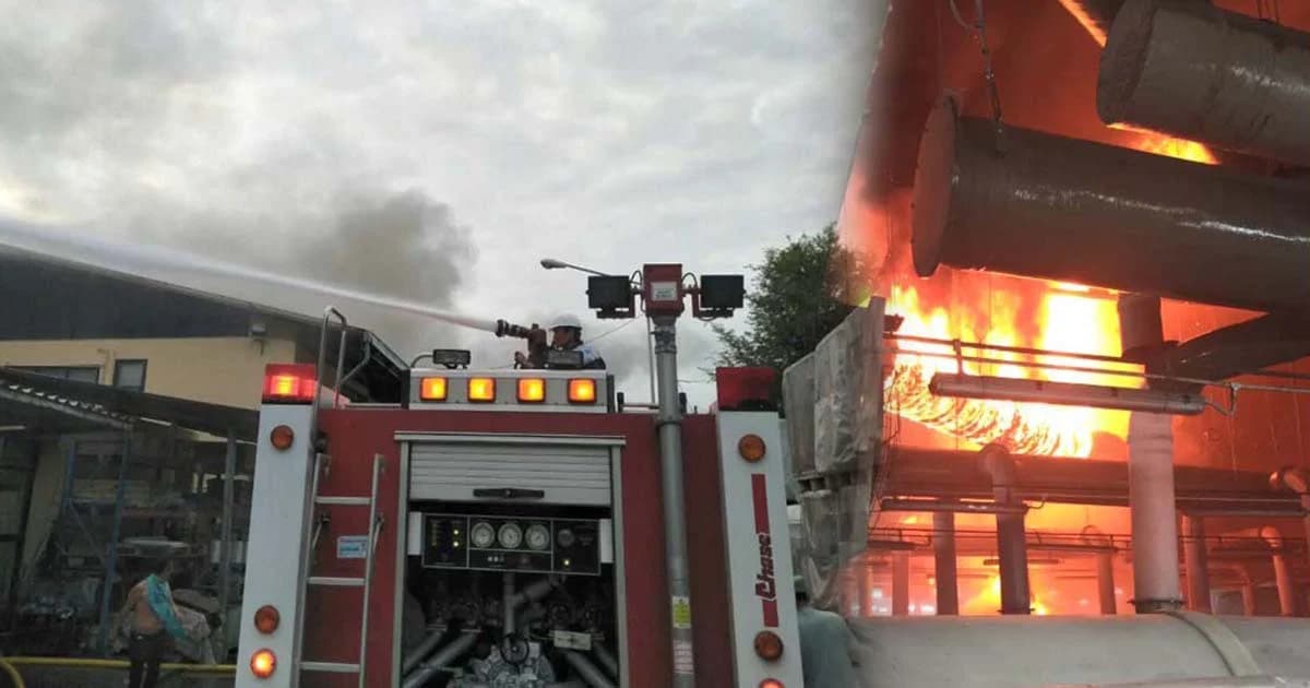 ระทึก ! ไฟไหม้บริษัทผลิตแบตเตอรี่นิคมเหมราช เสียหายประเมินค่าไม่ได้