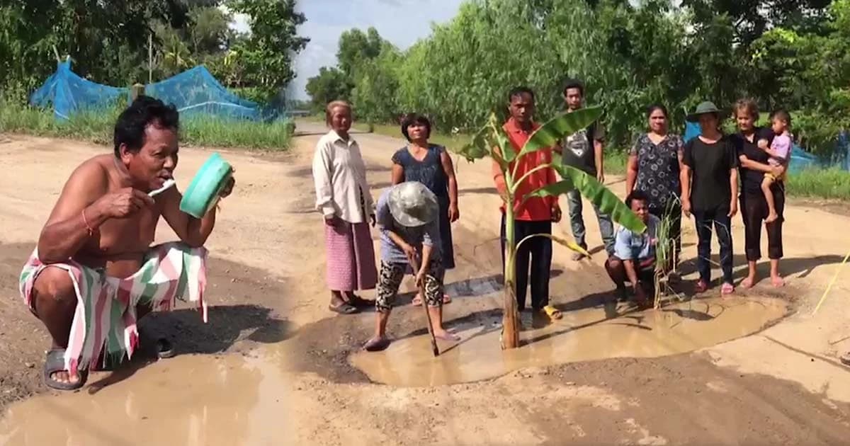 ชาวบ้านสุดทน “แปรงฟัน – ปลูกกล้วย – ปลูกอ้อย” ประชด