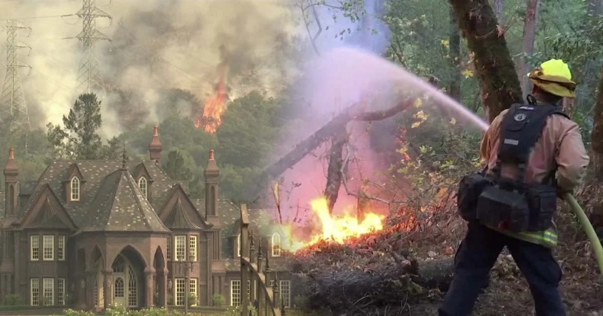 ปะทุบ้าคลั่ง ! ไฟป่าแคลิฟอร์เนียเผาพื้นที่ใหญ่กว่านครนิวยอร์ก