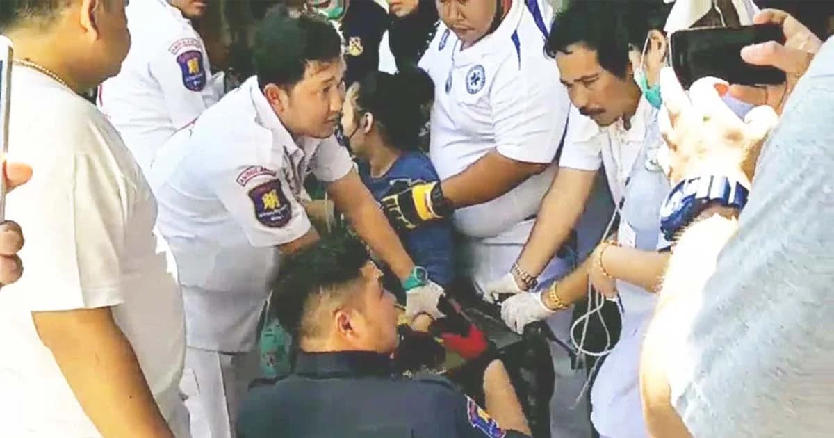 เด็ก 14 บดเนื้อไก่ประจำ พลาดมือซ้ายลงเครื่องบด ขยี้ 4 นิ้วเจ็บ