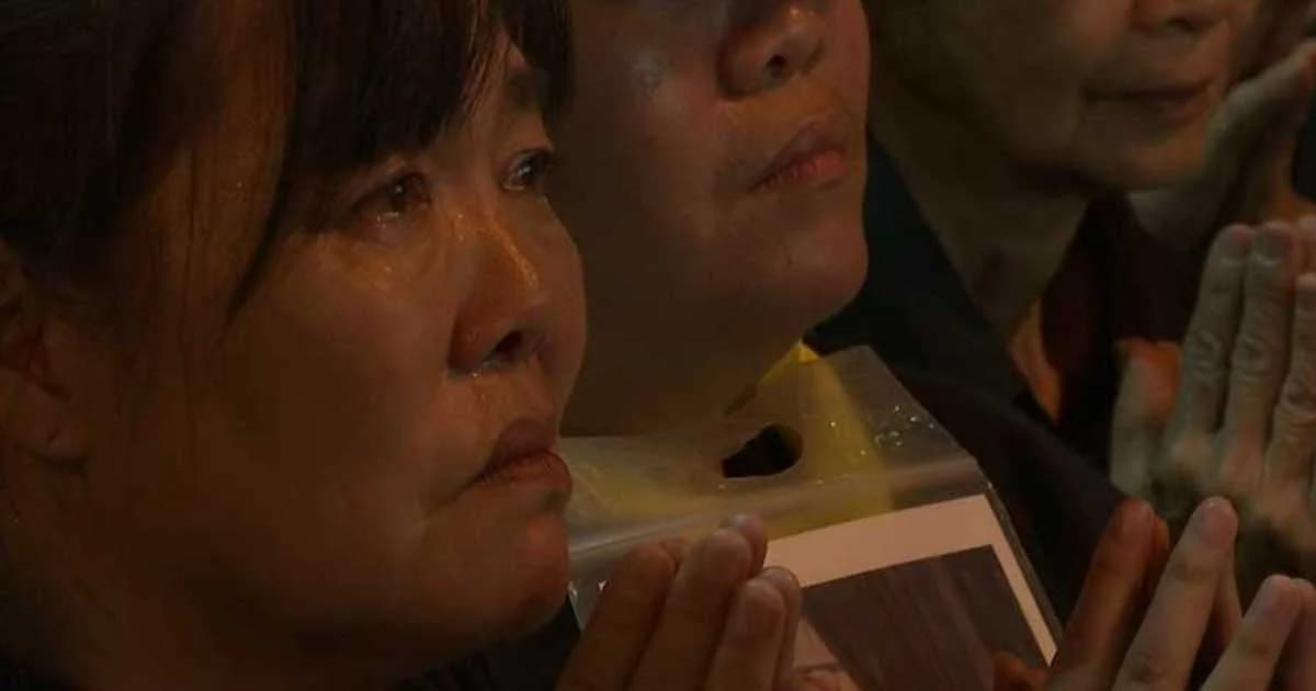 ใจหาย ! ประชาชนร่วมเฝ้ารับเสด็จฯ และชมริ้วขบวนที่ 6