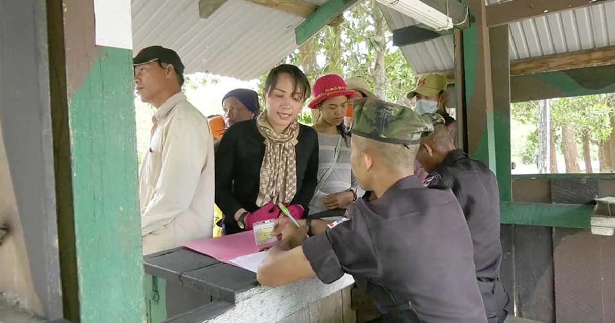 ผู้ว่าฯ ตราดลงตรวจชายแดนบ้านท่าเส้น พบชาวกัมพูชาขอผ่านด่านคึกคัก