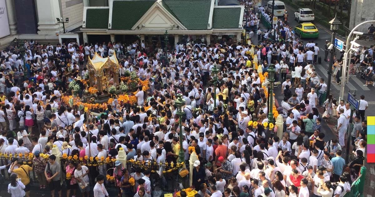 นทท.จีนแห่สักการะศาลท้าวมหาพรหม เอราวัณ ครบรอบวันก่อตั้ง 9 พ.ย.