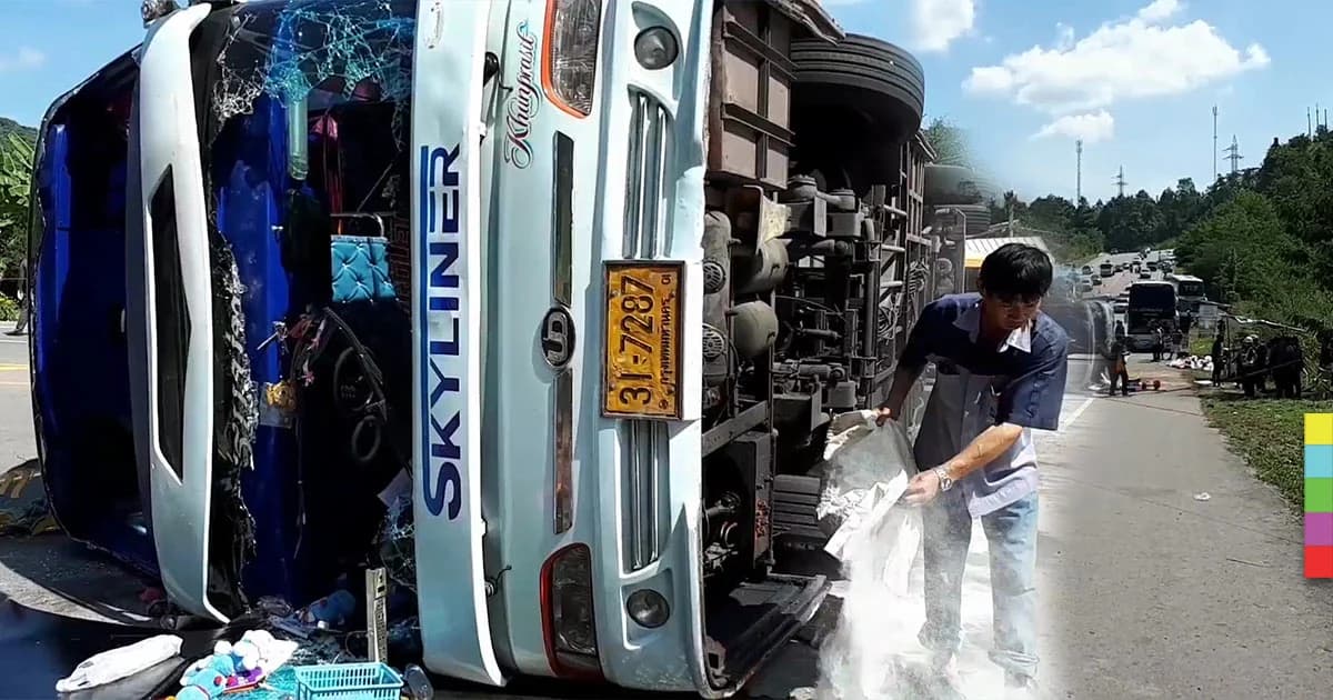 รถทัวร์ลงเนินเบรกแตก พลิกคว่ำทางขึ้นเขาค้อ เจ็บ 23 สาหัส 2 คน