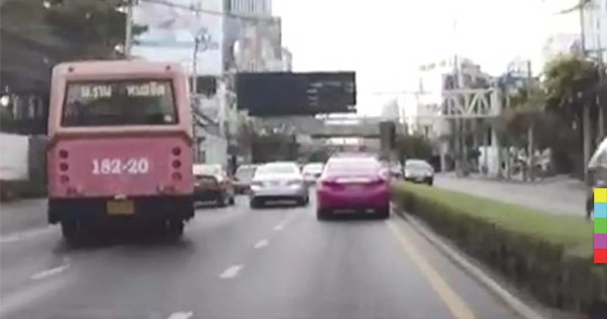 เปิดคลิปแฉ ! รถเมล์สาย 182 จอมปาด ไม่ห่วงผู้โดยสารเต็มคัน