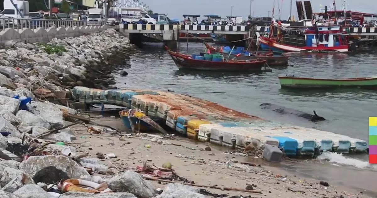 ชาวพัทยาร้อง ! ขยะโผล่ท่าเทียบเรือ หลังจบมหกรรมทางเรือนานาชาติ