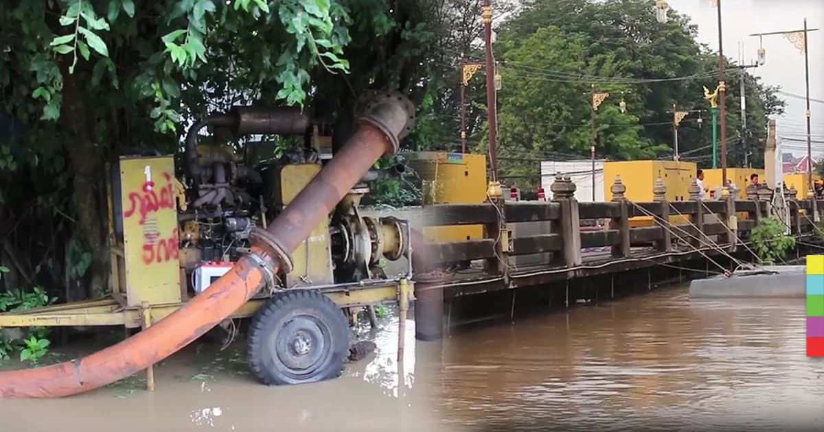 แม่น้ำเพชรสูงต่อเนื่อง กรมชลระดมเครื่องผลักดันน้ำช่วยเหลือ