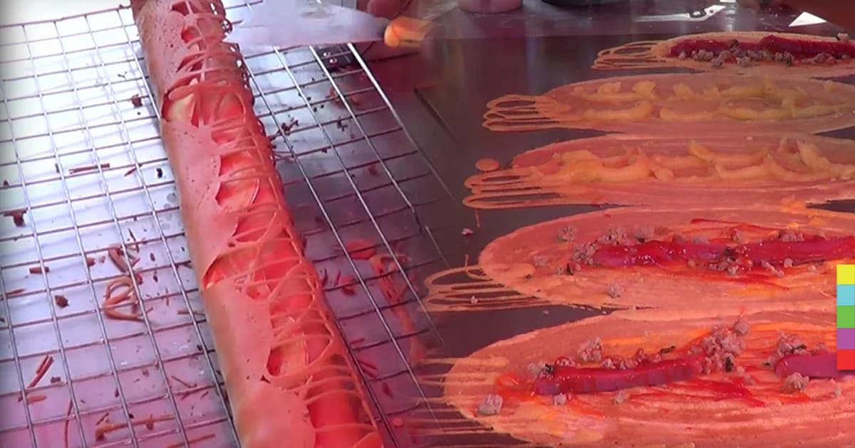 ไอเดียเก๋! พ่อค้าโตเกียวขายขนมโตเกียวยักษ์ ราคานักศึกษา