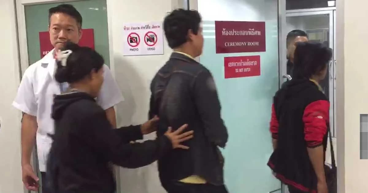 ญาติผู้เสียชีวิต 14 ศพ จากอุบัติเหตุรถตู้ชนรถบรรทุกที่สิงห์บุรี ทยอยขอรับศพแล้ว