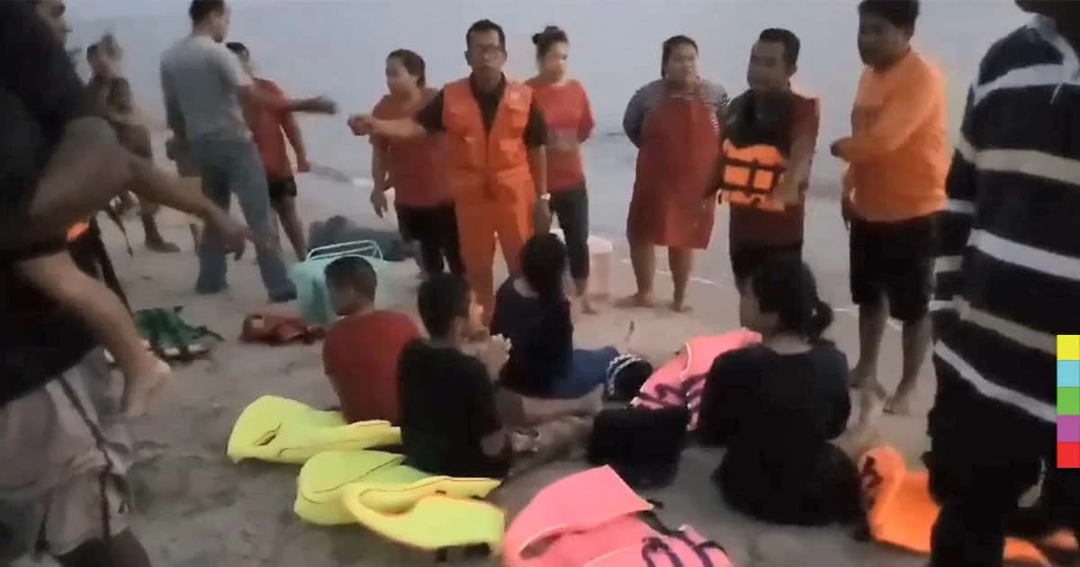 จนท.เข้าช่วย 9 ชีวิต ลอยคอกลางทะเล หลังเรือสปีดโบ๊ทแตก