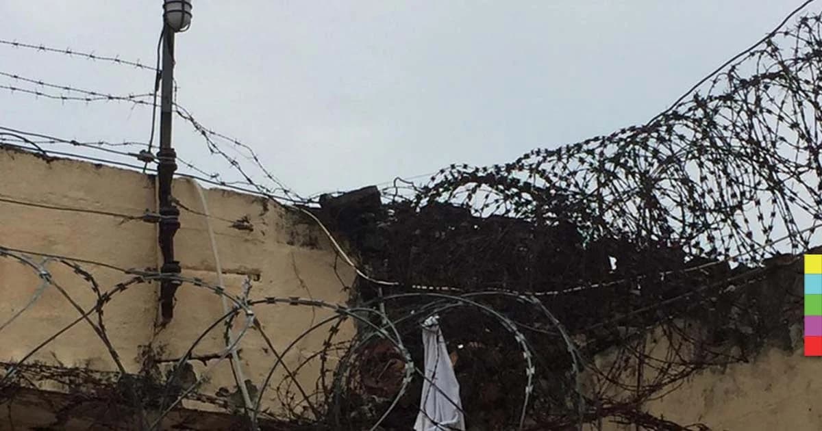 ย้ายผบ.เรือนจำเพชรบุรี ! เซ่น น.ช.โดดกำแพงหนีคุกช่วงน้ำท่วม ยังไม่เจอตัว