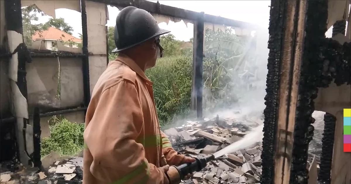 หนุ่มใหญ่แค้นโดนไล่ออก เผาโรงเก็บของเก่าวอด