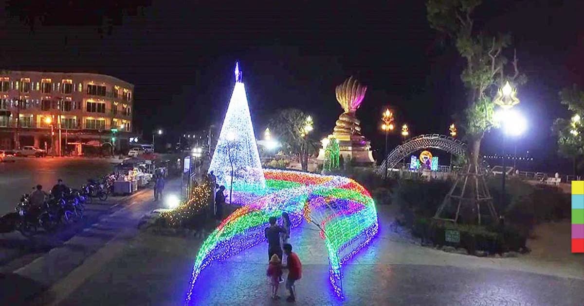 อุโมงค์ไฟรับ นทท. แห่ไหว้ขอพรพญานาค ริมน้ำโขง