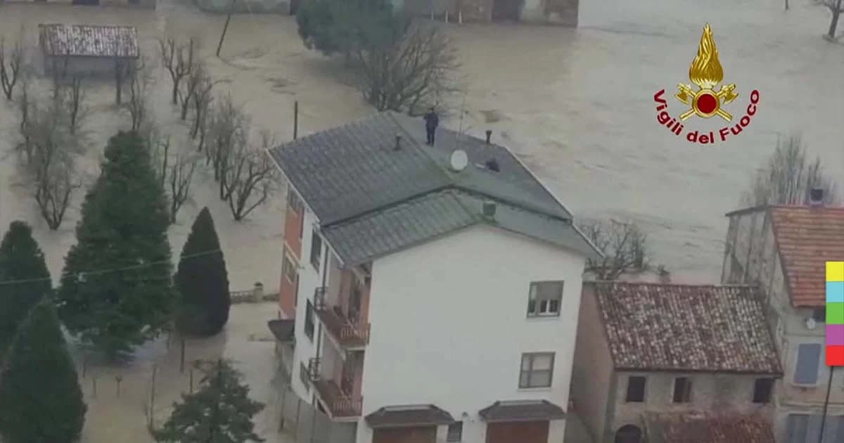 อิตาลีเร่งอพยพคนนับพัน หลังตลิ่งแตกน้ำทะลักท่วมเมือง