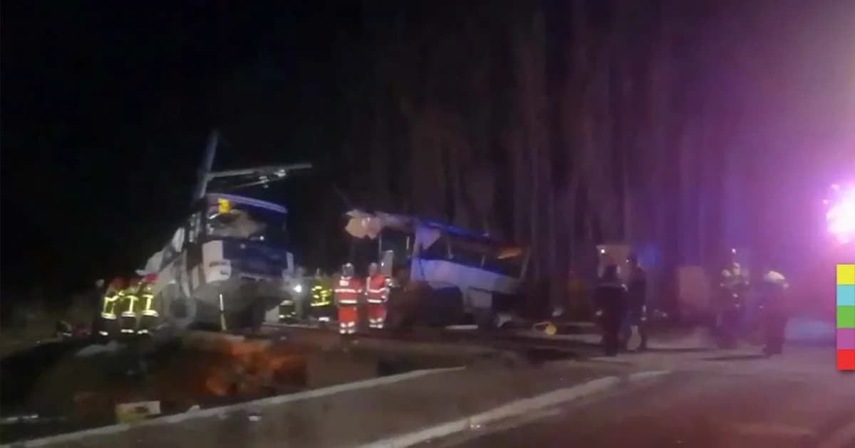 ฝรั่งเศส รถไฟพุ่งชนรถบัสโรงเรียน ร่างขาดสองท่อน เด็กเสียชีวิต 4 คน