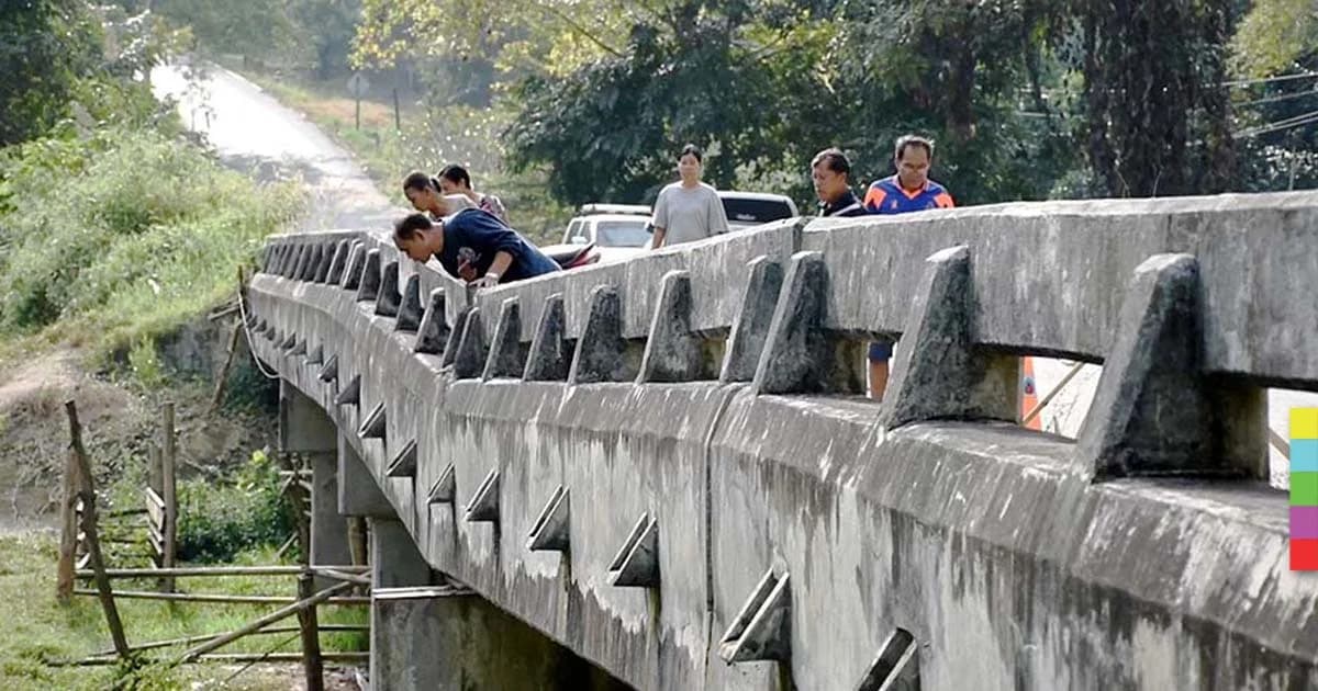 สะพานทรุดตัว 5 เดือน หลังเกิดดินโคลนถล่ม ชาวบ้านเสี่ยงตายสัญจร