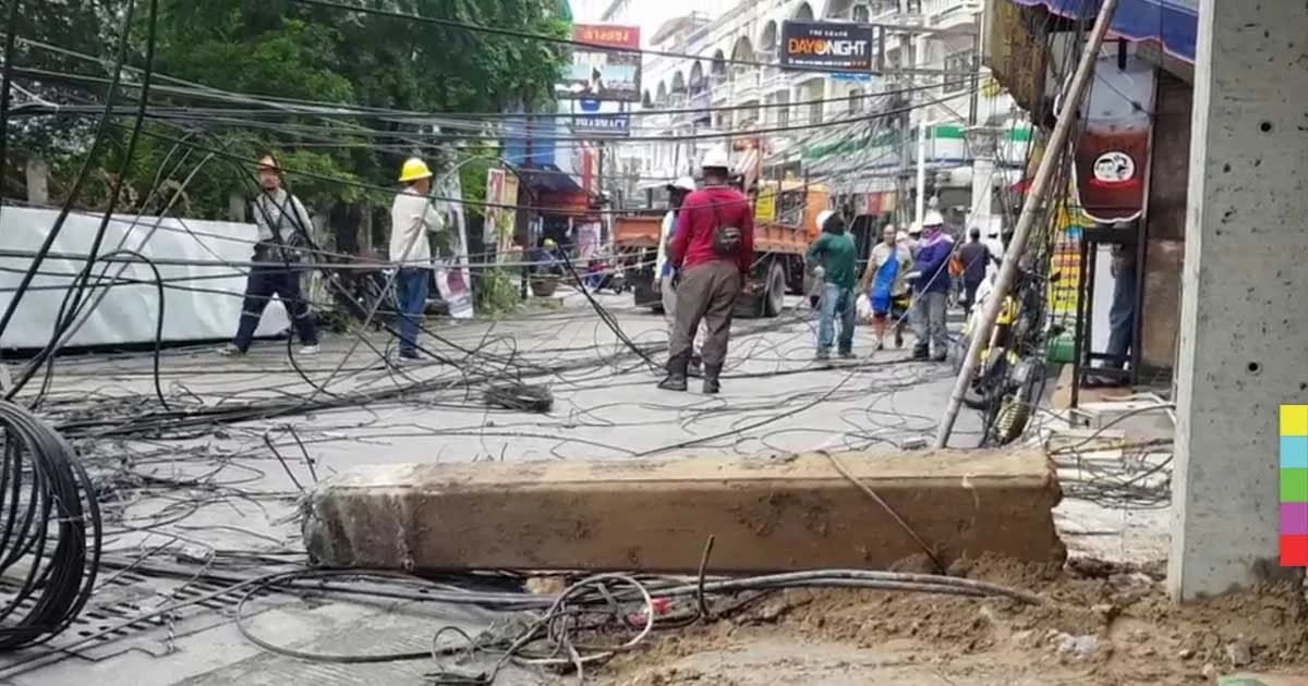 เสาไฟฟ้าหักปิดการจราจร ปชช.ย่านพัทยาใต้ไม่มีไฟใช้