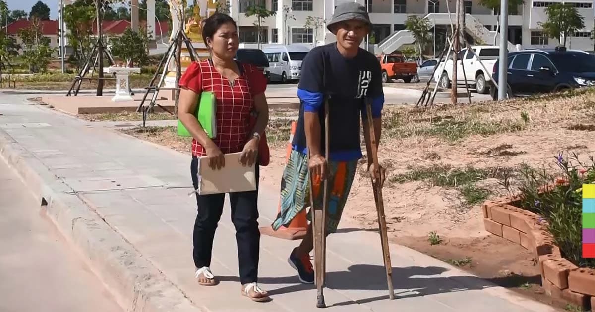 ชายพิการกาฬสินธุ์ผวาหมายศาล ขู่ชดใช้เงิน 1 แสน