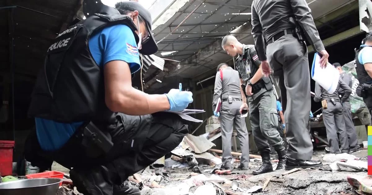 จนท.เก็บวัตถุพยาน พร้อมระดมมาตรการความปลอดภัย เหตุบึ้มตลาดสดที่ยะลา