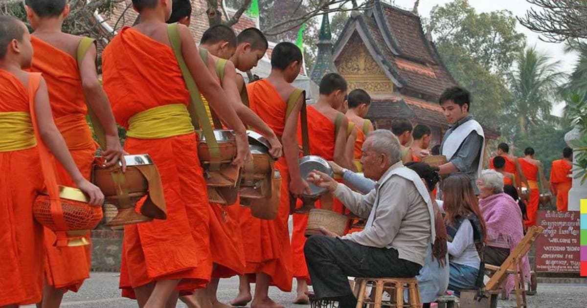“หลวงพระบาง” ประกาศห้ามนำขนมต่างประเทศใส่บาตรเด็ดขาด