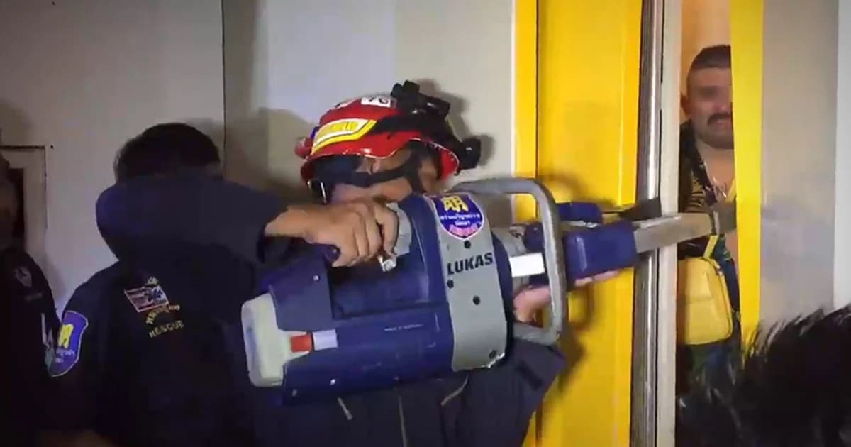 กู้ภัยช่วยหนุ่มดูไบติดลิฟต์โรงแรม นานกว่า 2 ชม.