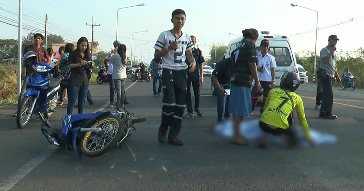 นักเรียน ม.3 จยย.ล้ม ร่างกระเด็นกลางถนน โดนสองแถวเหยียบซ้ำดับคาที่