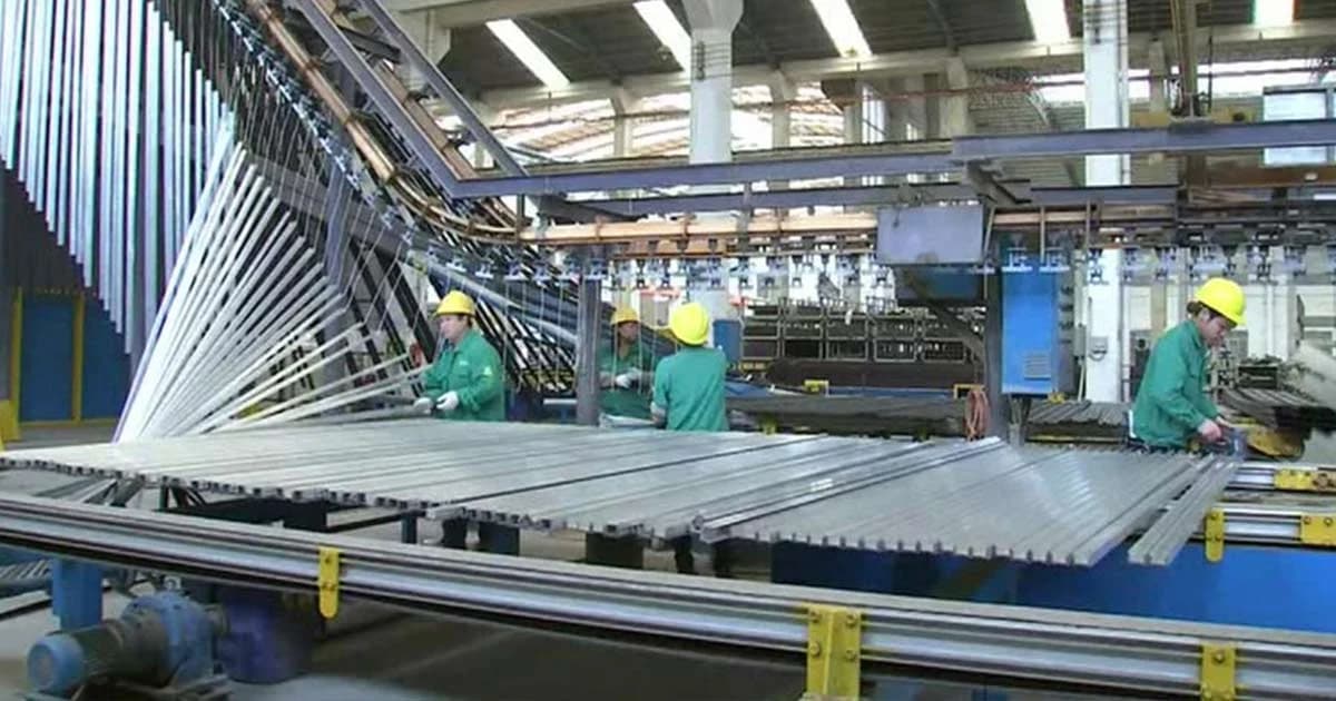 ก.พาณิชย์เตรียมเจรจาสหรัฐขอยกเว้นขึ้นภาษีเหล็ก