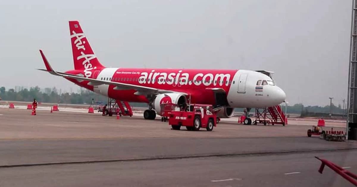 ระทึก ! ไฟไหม้เครื่องยนต์แอร์เอเชีย ลงจอดฉุกเฉินที่อุดรฯ