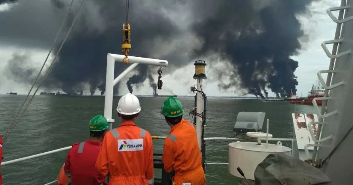 อินโดนีเซียประกาศภาวะฉุกเฉิน หลังน้ำมันรั่วเกาะบอร์เนียว