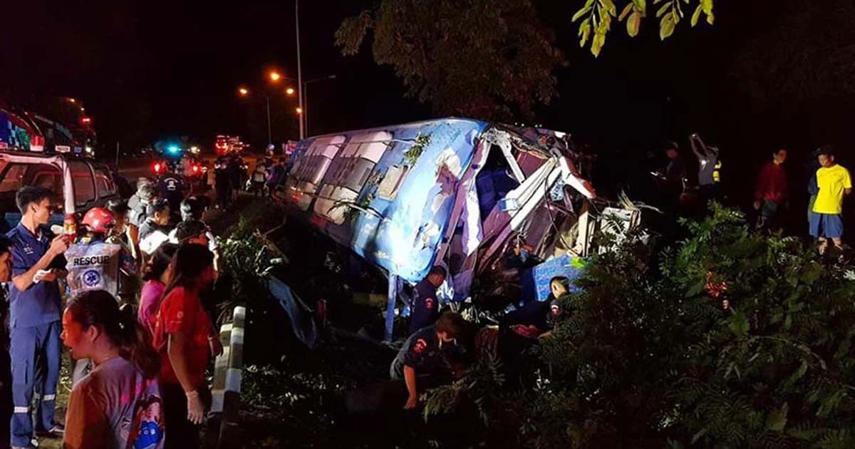บัสเชิดชัยทัวร์ แม่สอด-กรุงเทพฯ คว่ำ ดับ 2 เจ็บ 37 ราย