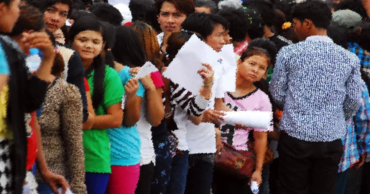 ปลดล็อก ‘แรงงานต่างด้าว’ ให้ทำงานและพักที่ใดก็ได้