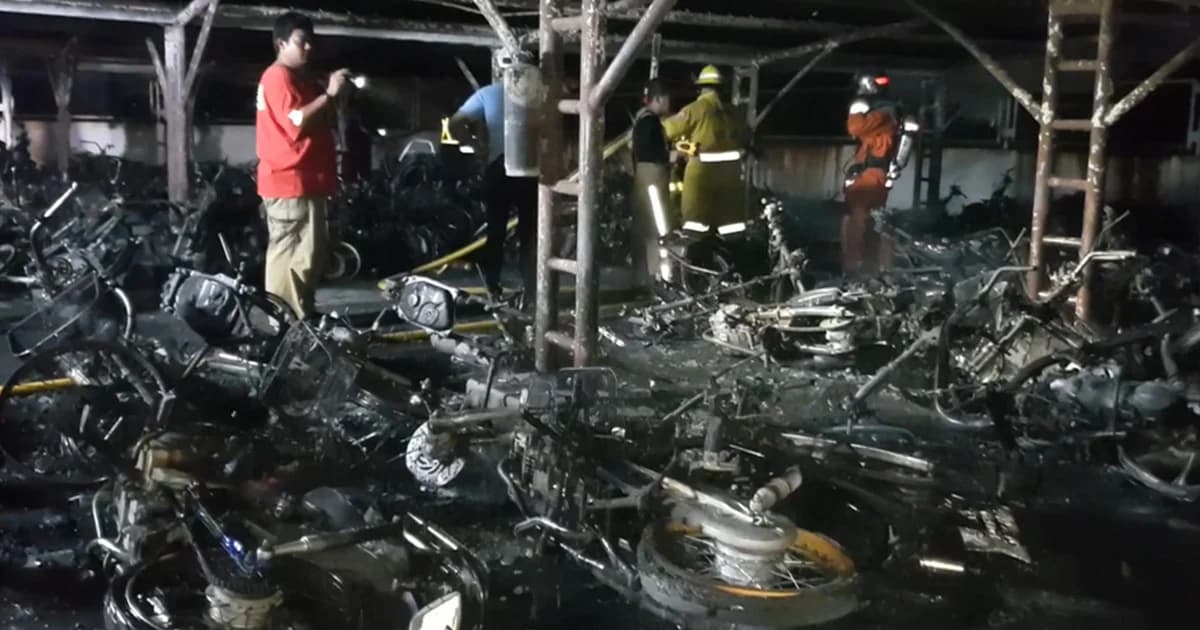 วอดไม่เหลือ ! ไฟไหม้โรงจอดรถจยย. บริษัทดัง เสียหาย 120 คัน