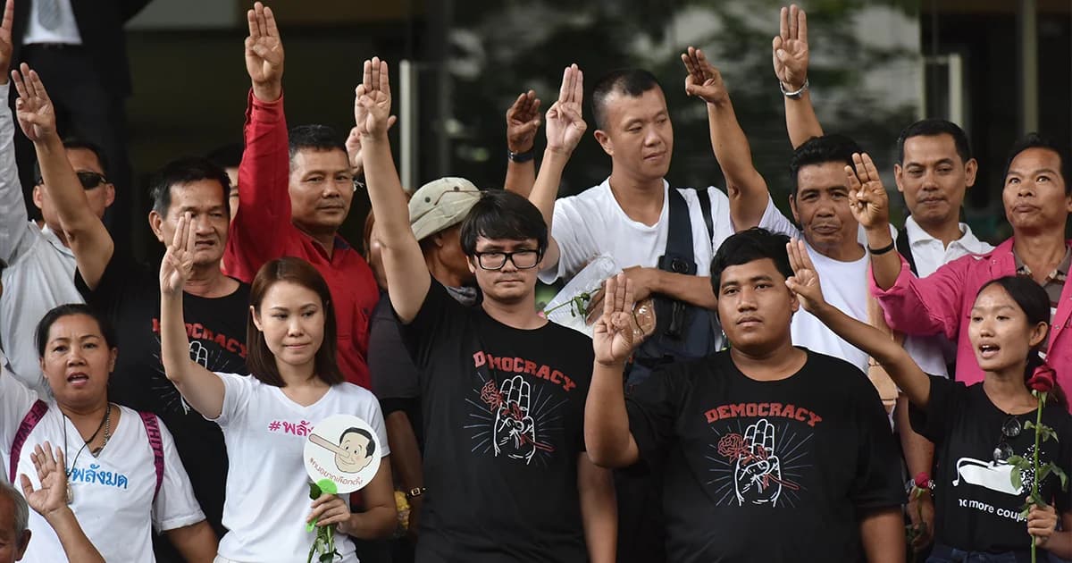 ศาลสั่งปล่อยตัวชั่วคราว แกนนำคนอยากเลือกตั้ง ห้ามเคลื่อนไหวทางการเมือง