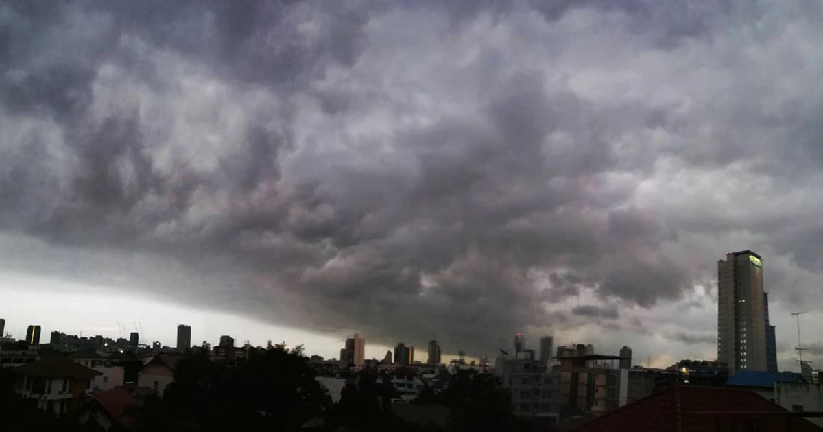 กรมอุตุฯ เตือน ไต้ฝุ่น ‘มังคุด’ ทำฝนตกหนักหลายพื้นที่-น้ำท่วมฉับพลัน