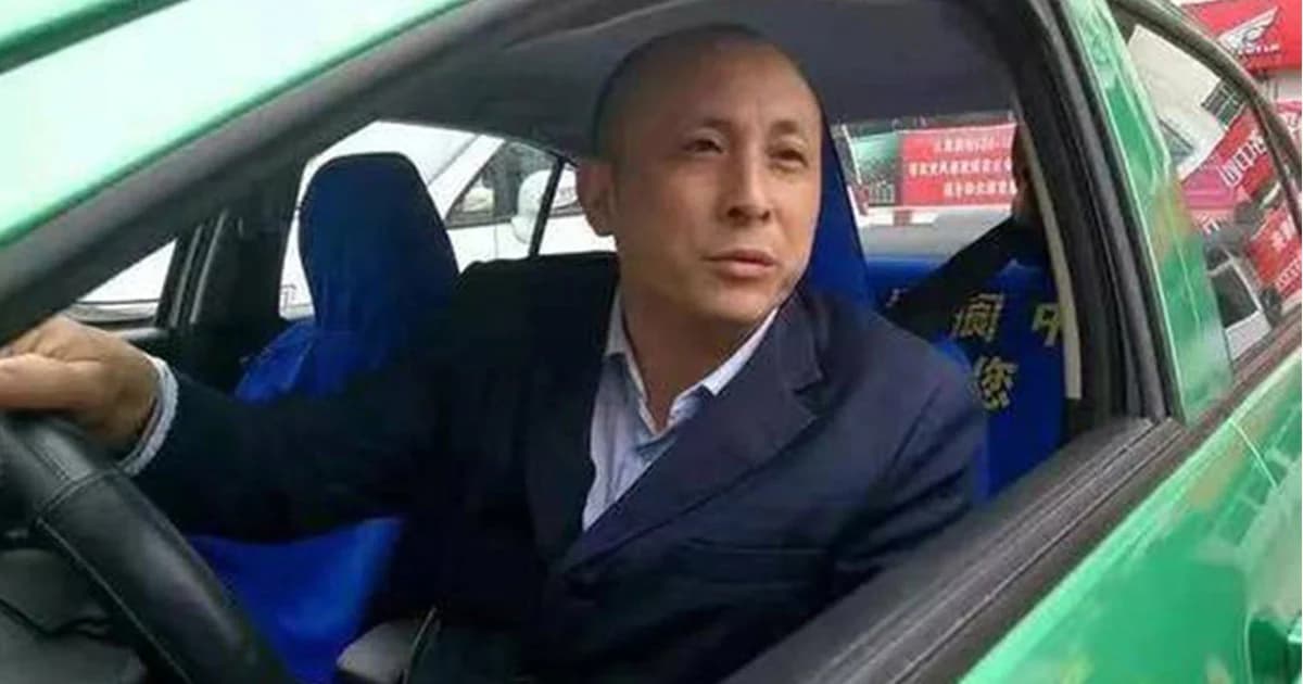 โชเฟอร์แท็กซี่จีน ฮีโร่ ! ช่วยชีวิตผู้โดยสารคิดสั้น