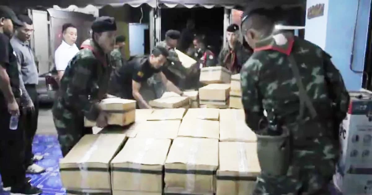 ด่านปาดังเบซาร์จับแหลก! สินค้าหนีภาษี ยึดอาหารกระป๋อง-ตีนไก่แช่แข็ง มูลค่านับแสน