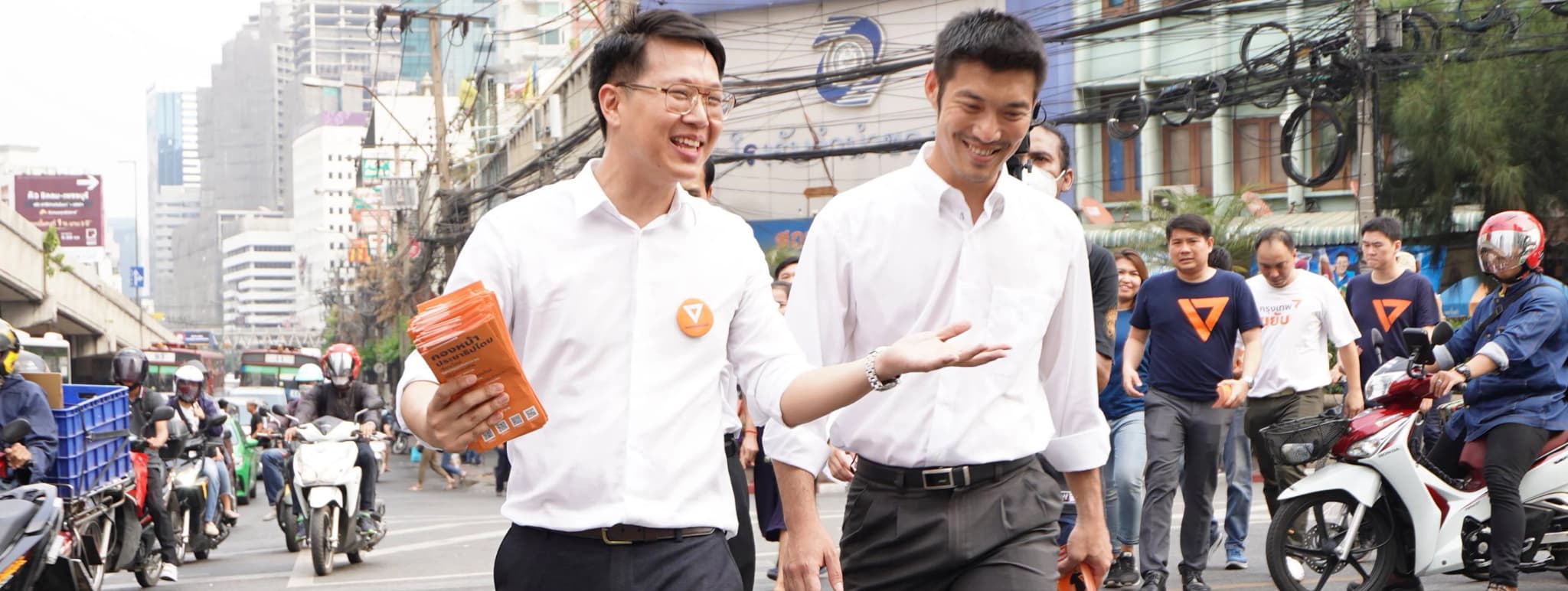 คริส โปตระนันทน์ อนาคตใหม่ บอกไฟไหม้เซ็นทรัลเวิลด์เป็นความรับผิดชอบของ พล.อ.ประยุทธ์