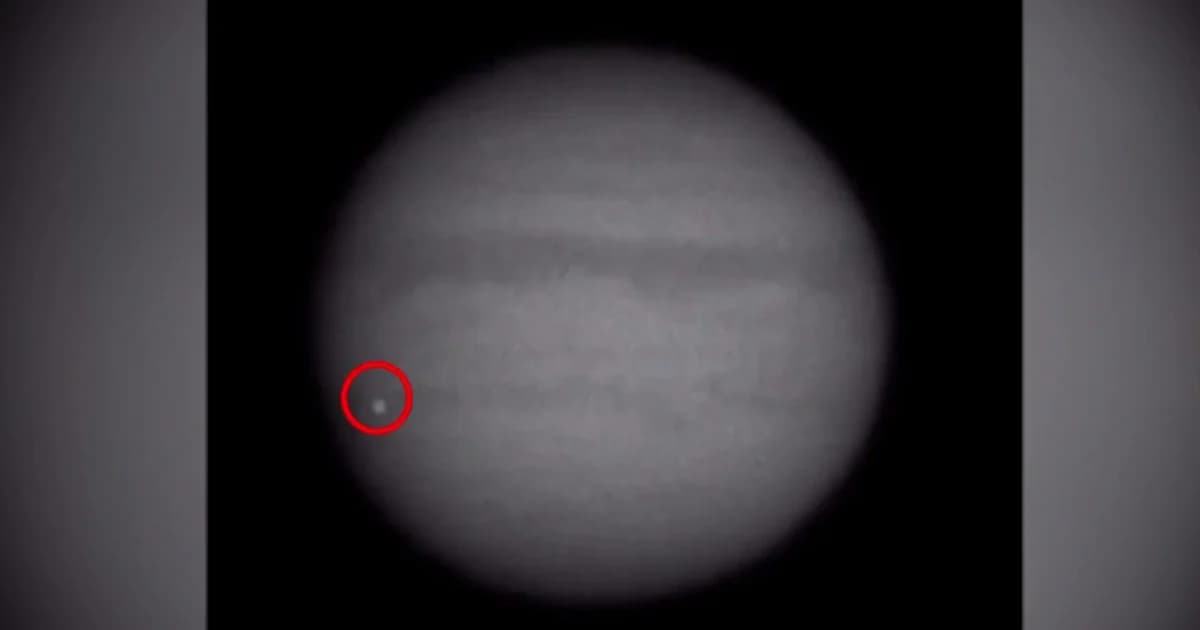 ดาวพฤหัสโดนดาวเคราะห์น้อยพุ่งชน นักดาราศาสตร์เฝ้าติดตามอย่างใกล้ชิด