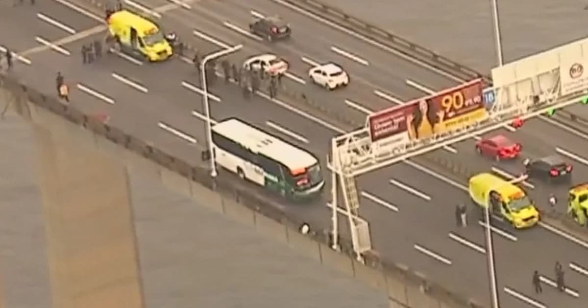 ระทึก! วิสามัญคนร้าย จี้รถบัส-จับตัวประกัน กลางเมืองบราซิล