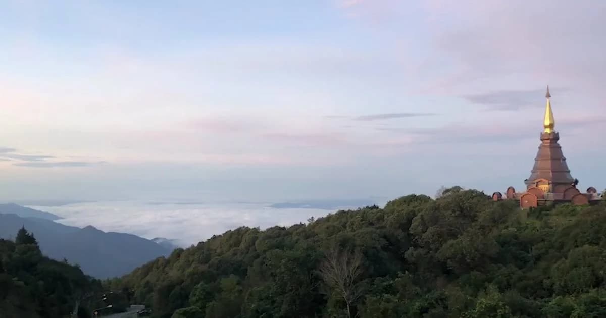 รับลมหนาวที่ดอยอินทนนท์ หลังฟ้าเปิดอุณหภูมิลด 3 องศา ยอดดอยต่ำสุด 10 องศา