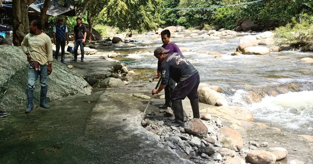 เริ่มทุบคอนกรีตรุกลำน้ำคีรีวงแล้ว เจ้าท่าเมืองคอนจ่อแจ้งความ โทษสูงคุก 5 ปี ปรับ 2 หมื่น