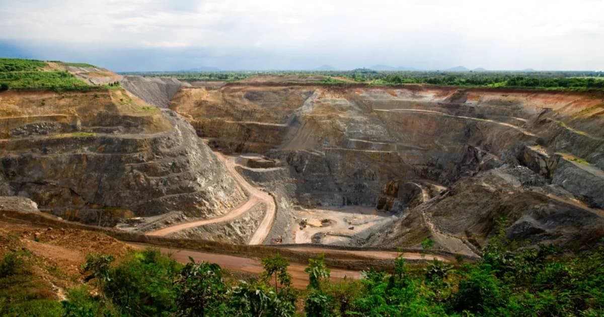 นพ.ชลน่าน ยันขวางนำงบกลางจ่าย 3.6 หมื่นล้านหากแพ้คดีเหมืองทอง