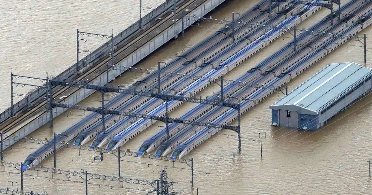 ญี่ปุ่นทิ้ง “รถไฟหัวกระสุนชินคันเซ็น” 10 ขบวน จมน้ำจากพายุฮากิบิส เสียหาย 3,300 ล้านบาท