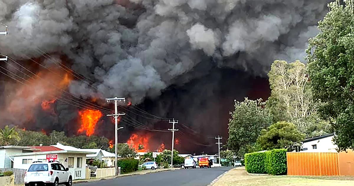 ไฟป่าออสเตรเลียเข้าสู่วันที่ 3 บางจุดลุกท่วมสูงกว่า 6 เมตร เสียชีวิตแล้ว 3 ราย