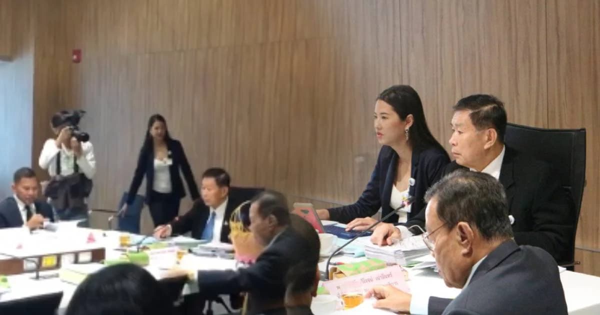 “ปารีณา” ลากเก้าอี้นั่งข้าง เสนอปลด “เสรีพิศุทธ์” ออกจาก ปธ.กมธ.ป.ป.ช. ที่ประชุมไม่เห็นด้วย